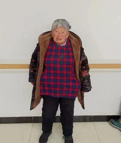 走失者照片 日照寻亲：七旬老太被救助，高1米4...