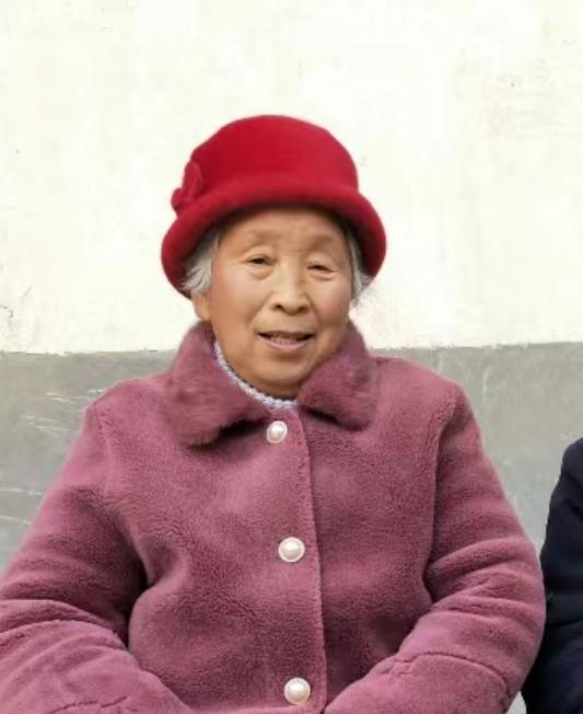 走失者照片 南阳急寻：七旬老太失联，戴黑色帽子...