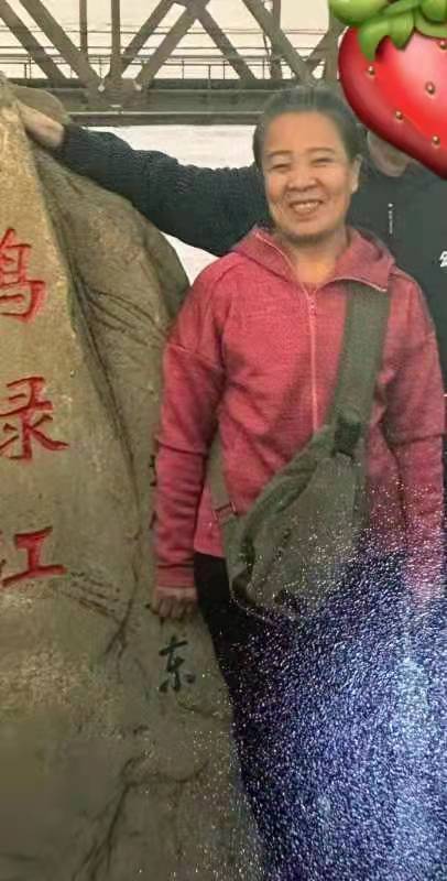 走失者照片 沈阳急寻：六旬老太走失，穿黑色长款...