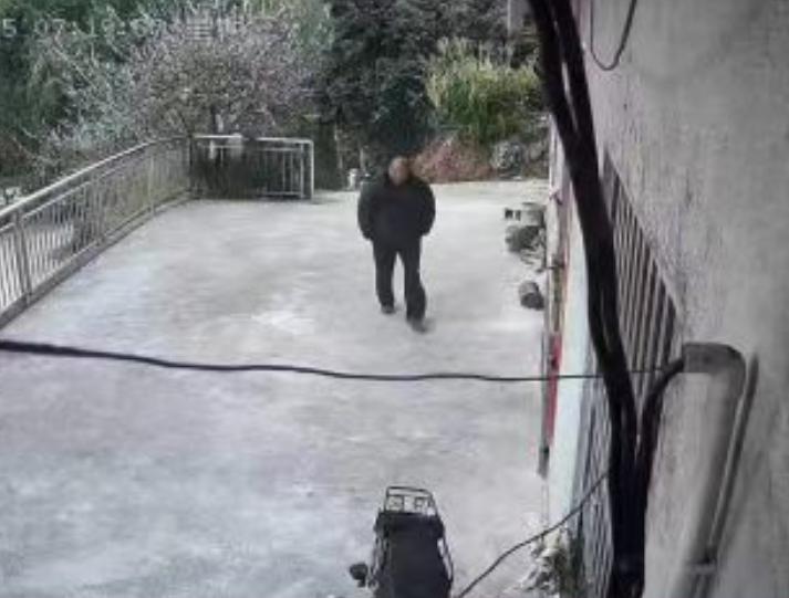 走失者照片 贵港桂平急寻：六旬老人失联，胡子花...