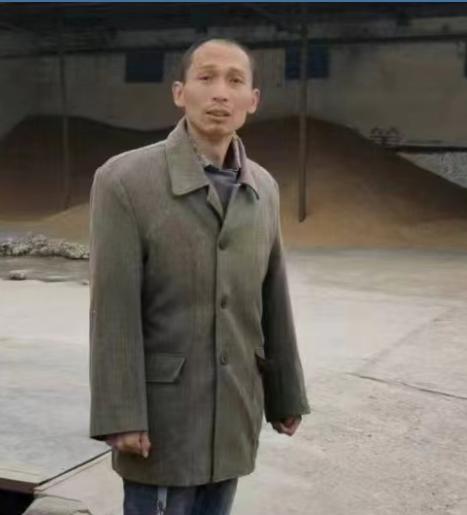 走失者照片 河南济源急寻：青年男子走失多日，穿...