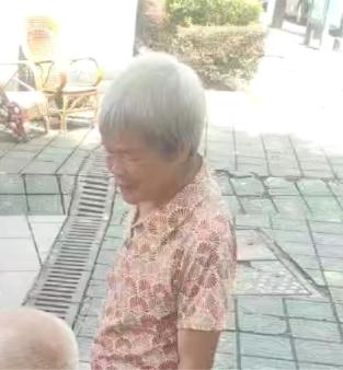 走失者照片 梅州市寻人：八旬老太走失，穿浅粉色...