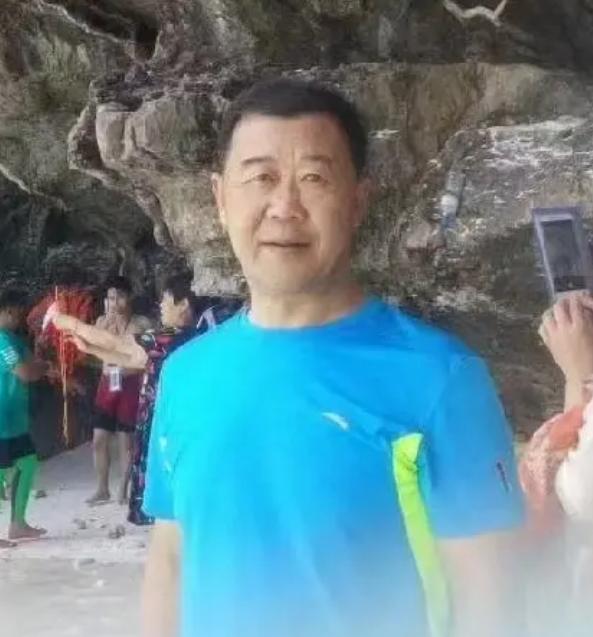 走失者照片 赤峰急寻：六旬老人失联，穿冬季制服...