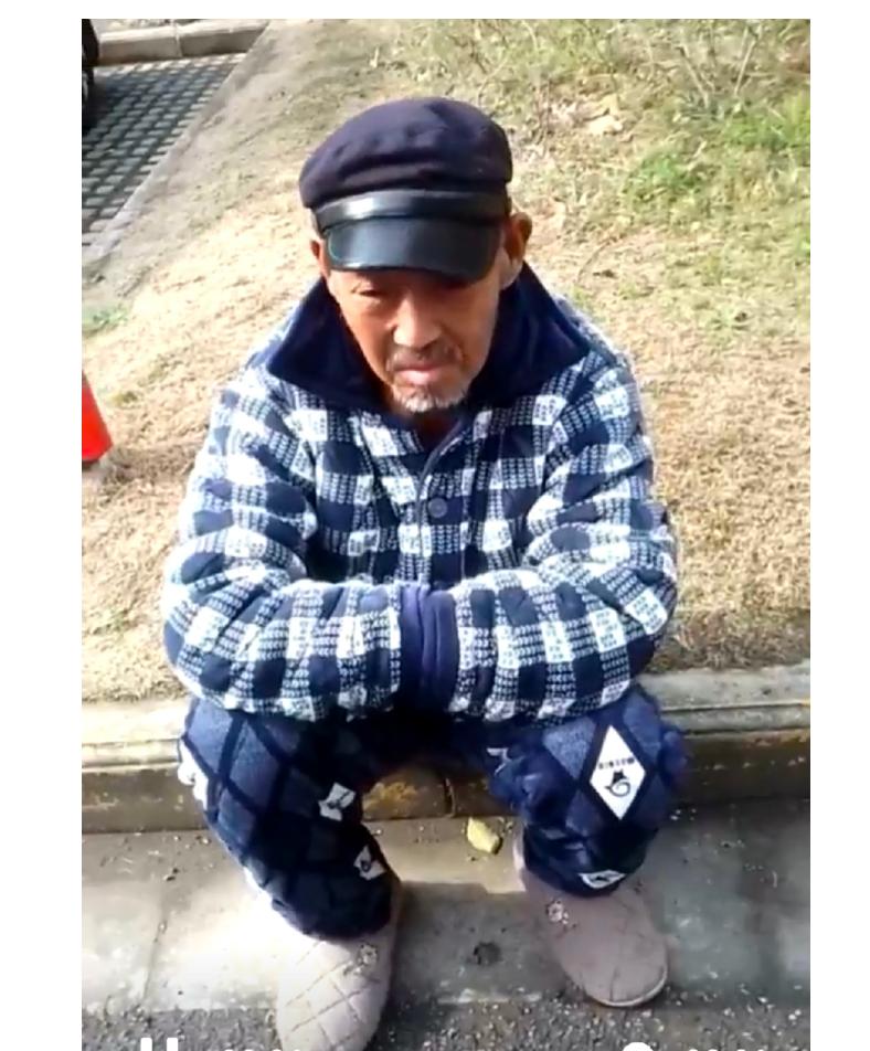 走失者照片 南通寻人：八旬老人走失，穿蓝白色格...