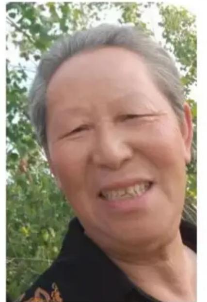 走失者照片 武汉急寻：七旬老太走失，穿红色棉袄...