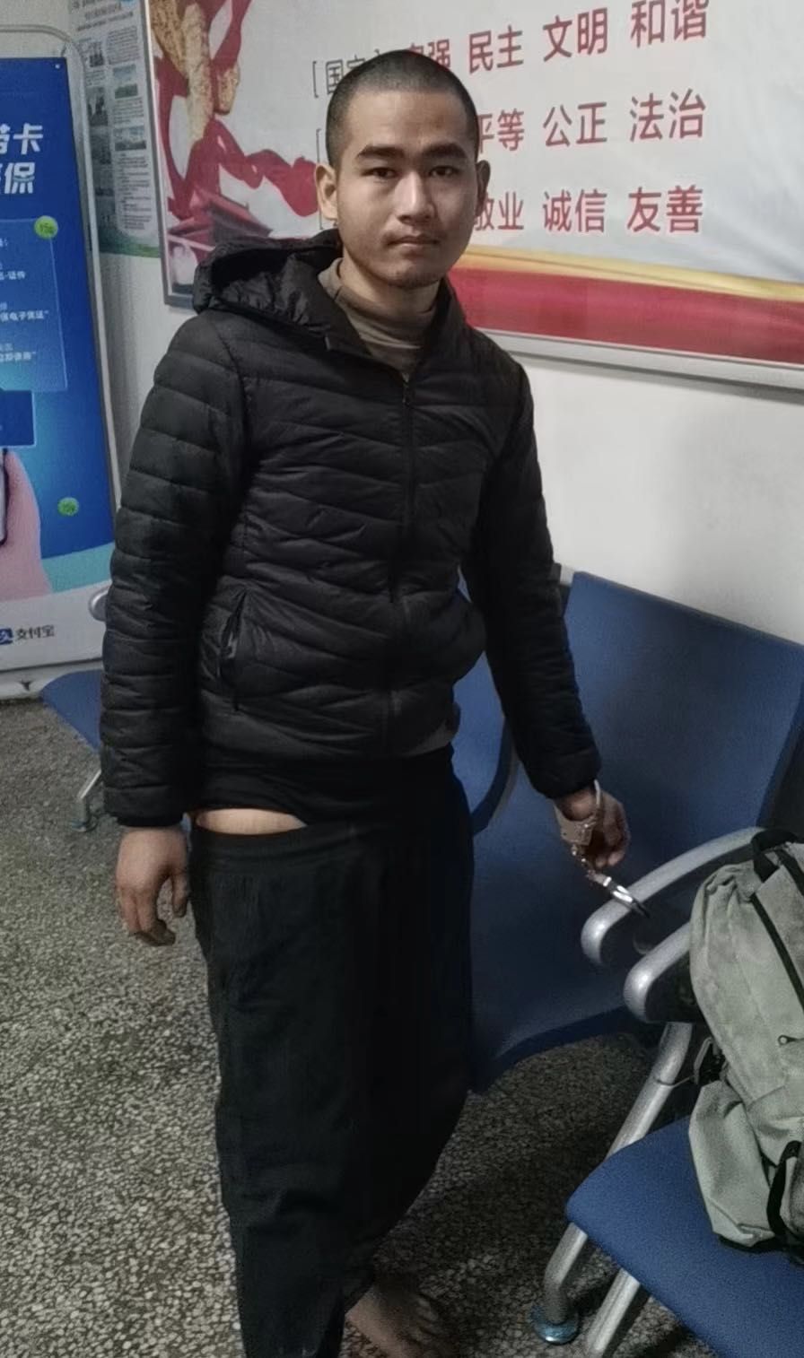 走失者照片 惠州寻亲：青年男子被救助，穿黑色外...