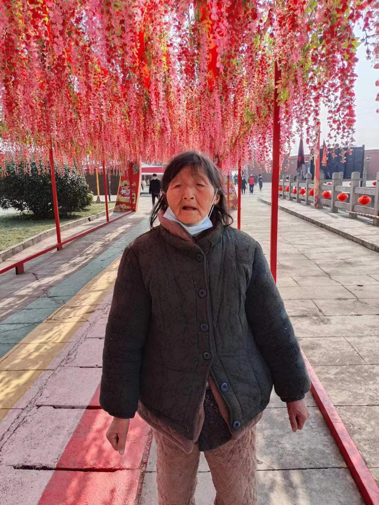 走失者照片 焦作急寻：八旬老太走失，穿深绿色棉...