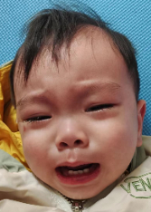 走失者照片 玉林寻亲：2岁男孩被救助，穿白色上...