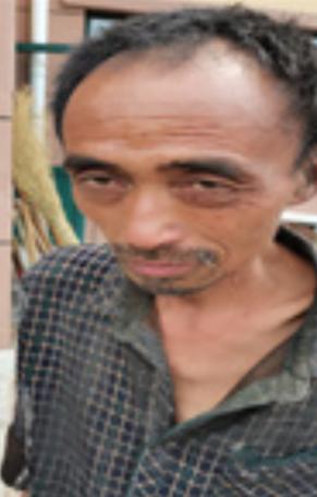 走失者照片 烟台龙口寻亲：六旬老人被救助，穿格...