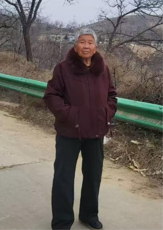 走失者照片 榆林市寻人：七旬老太走失，患阿尔茨...