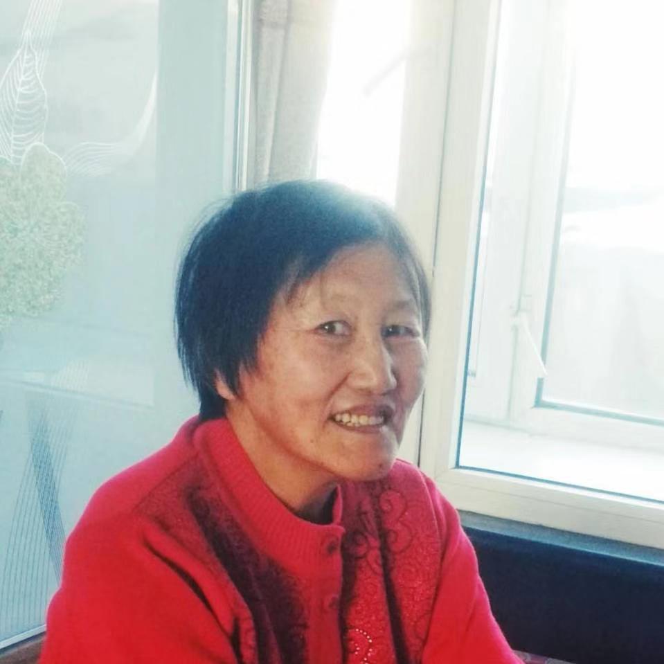 走失者照片 哈尔滨急寻：六旬老太走失，穿紫红色...
