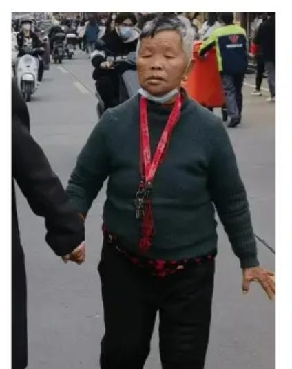 走失者照片 泉州急寻：七旬老太走失，穿红白相间...