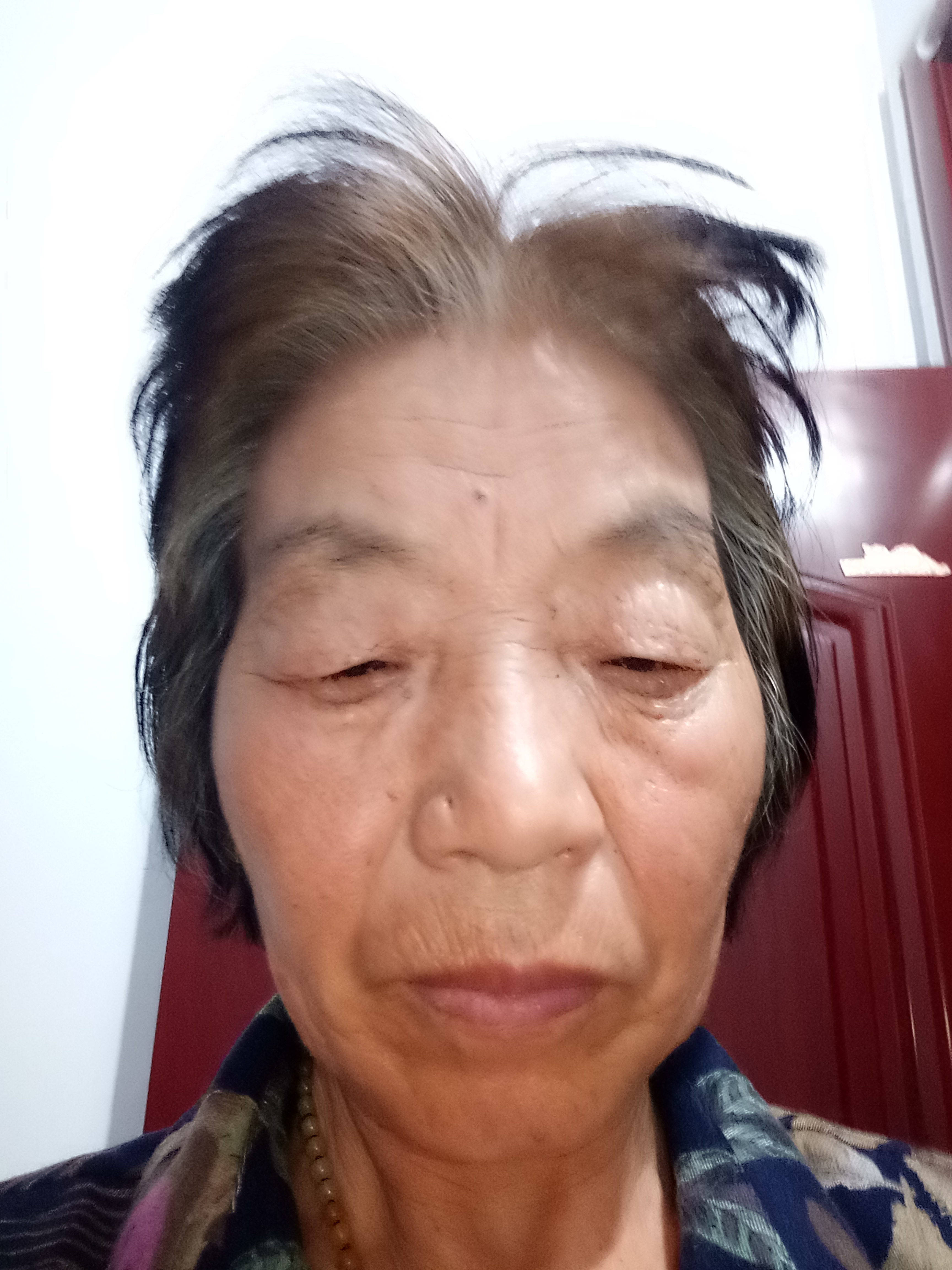 走失者照片 漯河急寻：七旬老太走失，穿红色连帽...