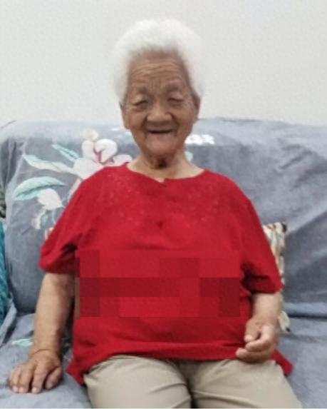 走失者照片 洛阳市寻人：八旬老太走失，穿红色短...