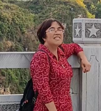 走失者照片 遵义急寻：五旬女教师失联，戴眼镜，...