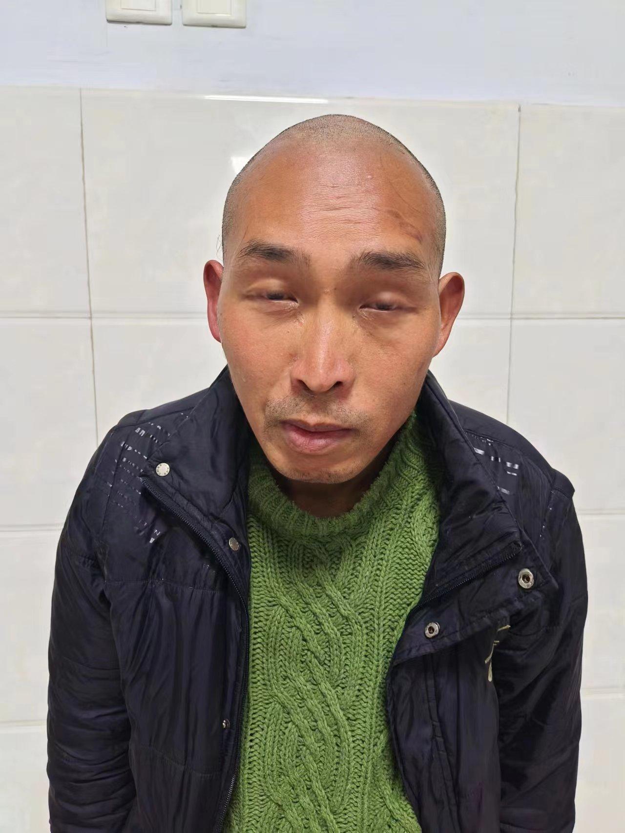 走失者照片 门峡寻亲：灵宝中年男子被救助，穿黑...