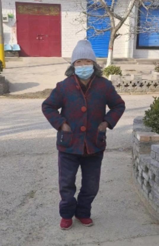 走失者照片 渭南寻人：六旬老人走失，戴灰色帽子...