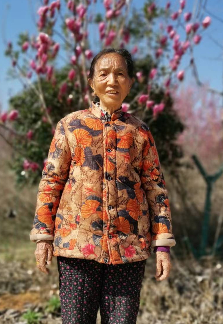 走失者照片 上饶急寻！八旬老太失联，戴蓝色帽子...