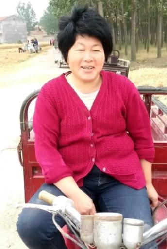 走失者照片 郑州急寻：五旬女子走失，患脑梗后遗...