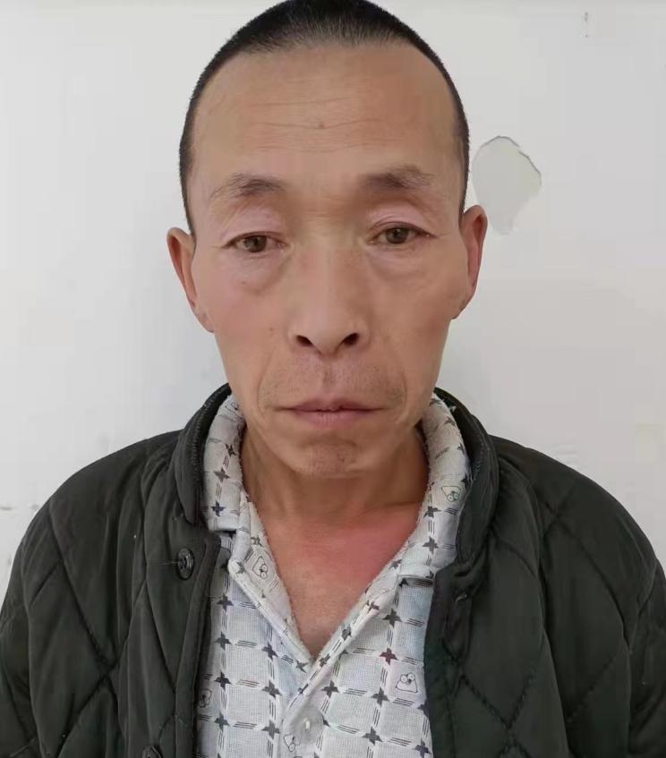 走失者照片 急寻亲友：庆阳中年男子被救助，穿藏...