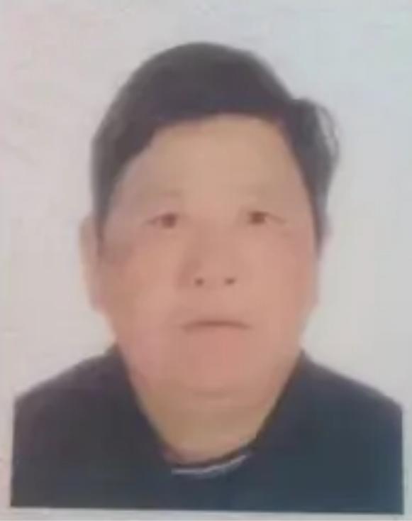 走失者照片 武汉急寻：七旬老太走失，穿红色外套...
