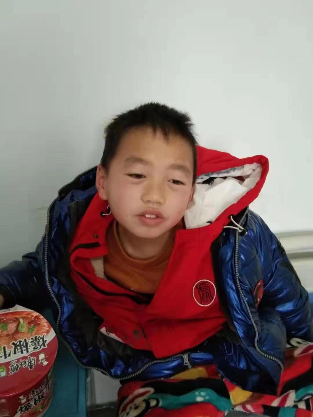 走失者照片 爸爸妈妈你们在哪儿？咸宁赤壁7岁男...