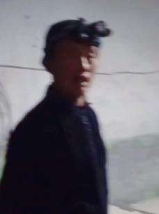 走失者照片 武汉急寻：七旬老人失联，穿黑色皮衣...