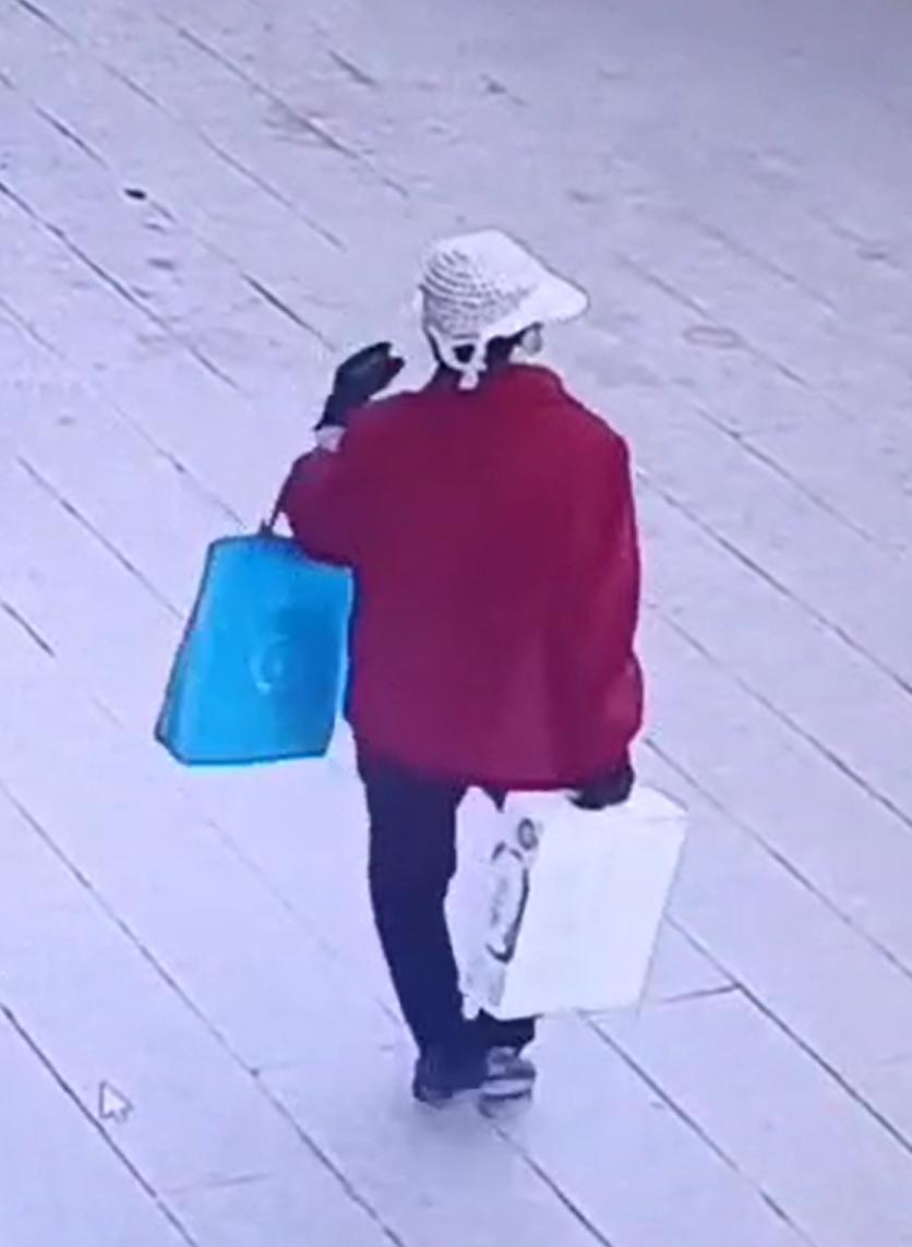 走失者照片 阳泉急寻！七旬老太走失，穿红色呢子...
