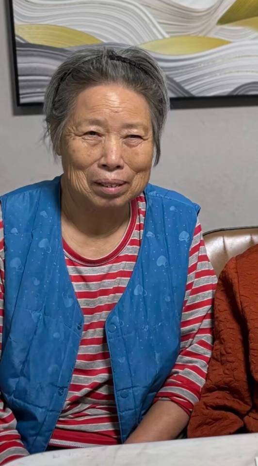 走失者照片 老人已经走失好几天，家人万分着急，...