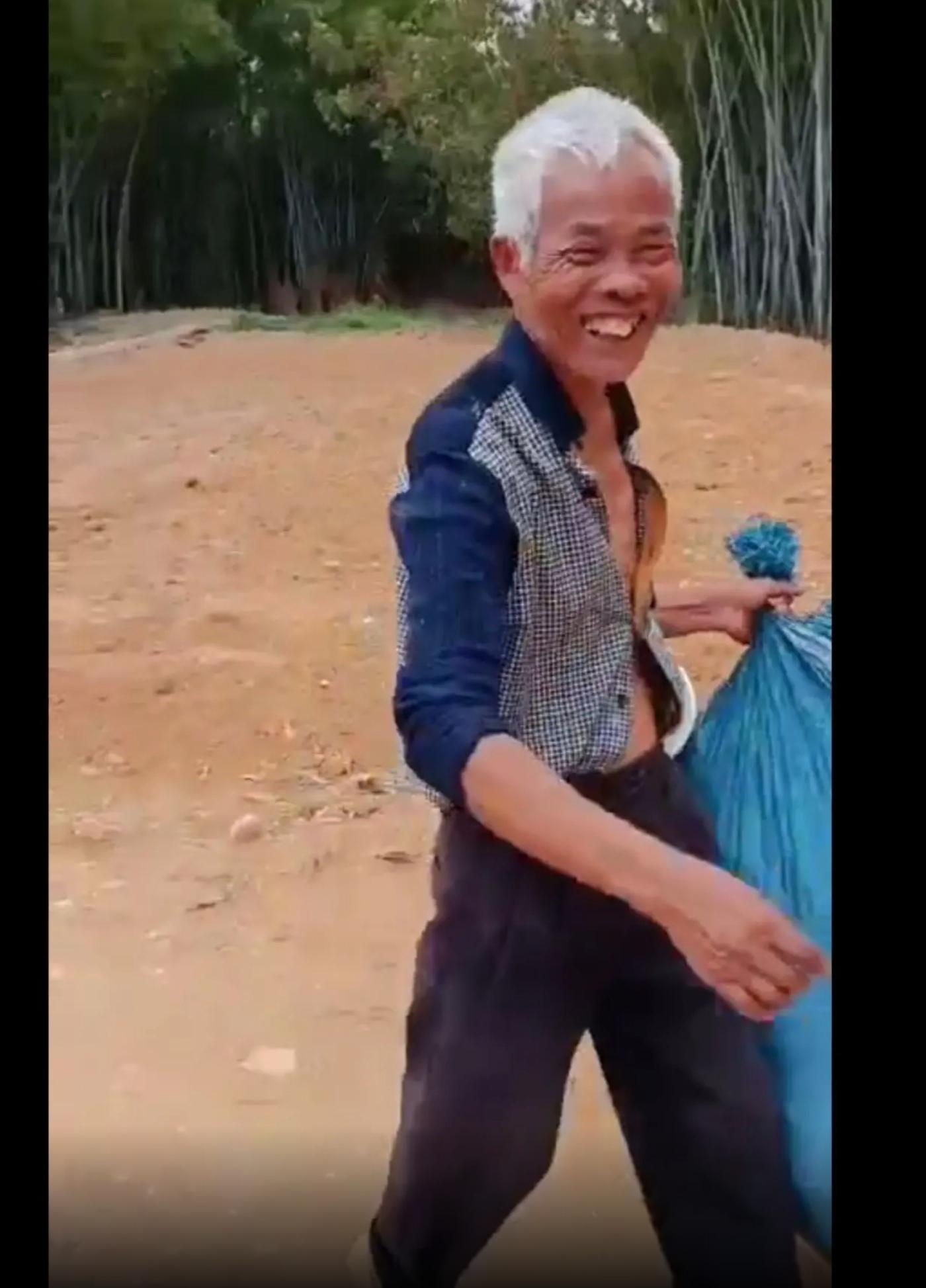 走失者照片 玉林北流市寻人：六旬老人走失，穿蓝...