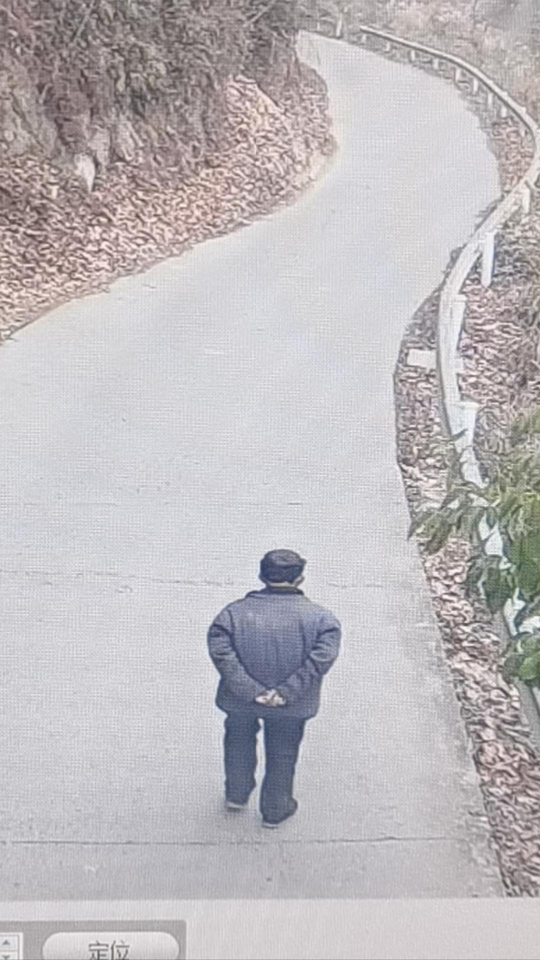 走失者照片 黔东南州急寻：七旬老人失联，穿灰色...