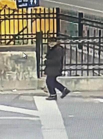 走失者照片 南京急寻：七旬老人走失，戴黑色帽子...