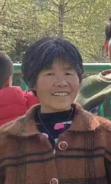 走失者照片 紧急寻人：开封六旬老太走失，戴深红...