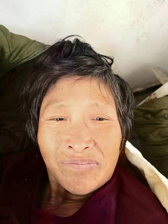 走失者照片 周口寻亲：五旬女子被救助，穿军绿色...