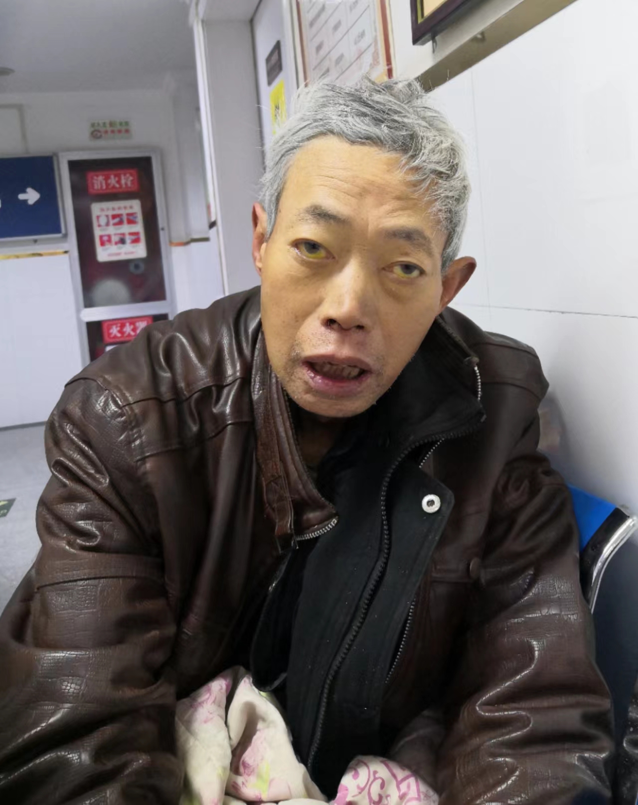 走失者照片 帮他回家：商洛六旬老人被救助，花白...