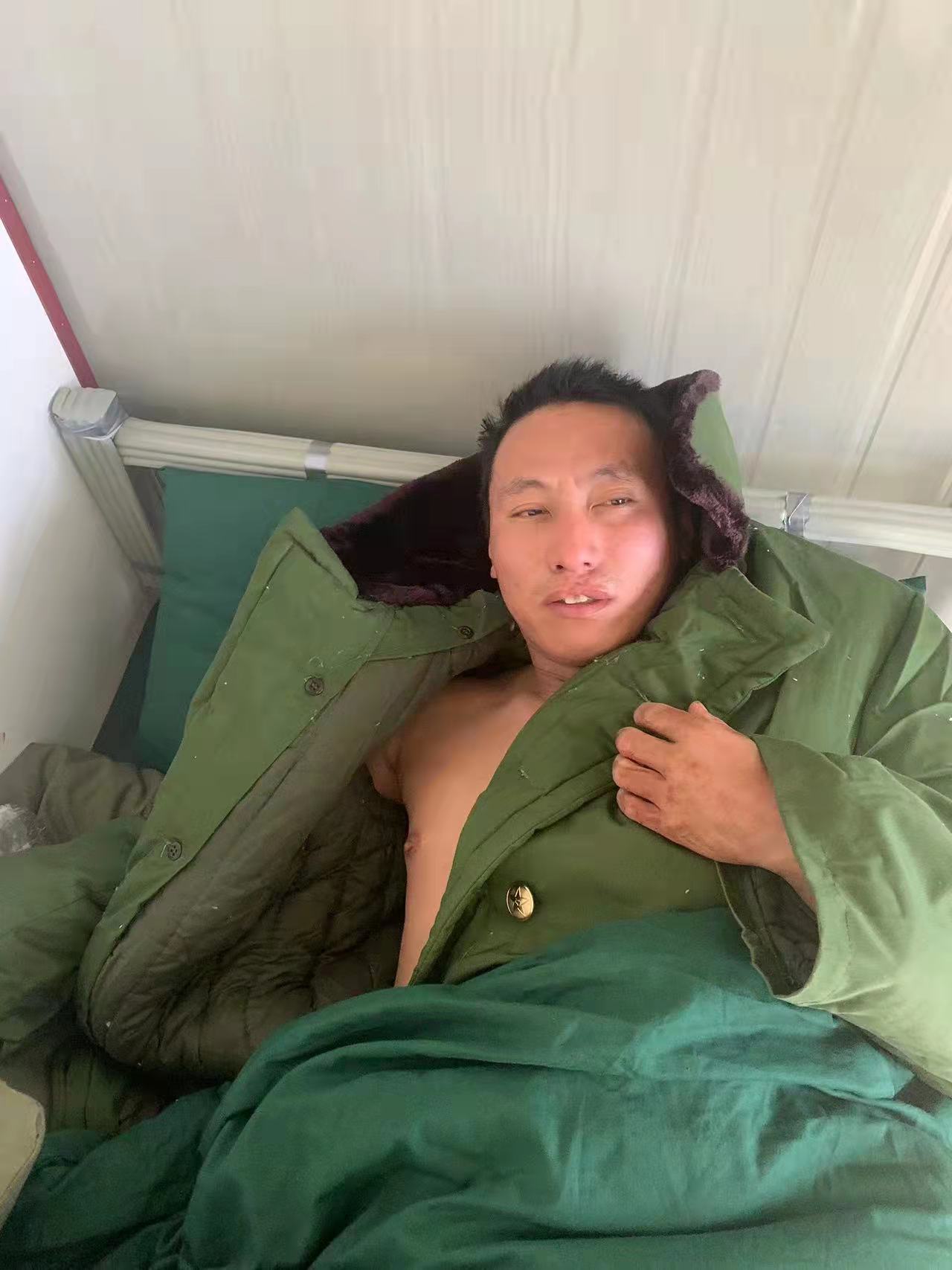 走失者照片 连云港寻亲：中年男子被救助，高1米...