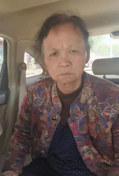 走失者照片 紧急寻人！滨州六旬老太走失，穿红色...