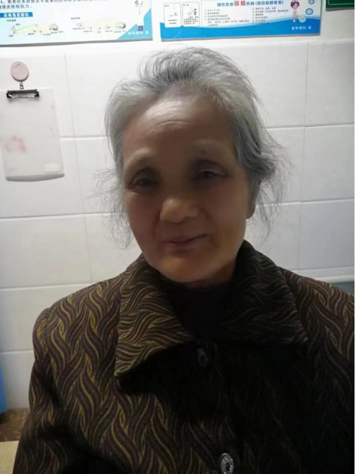走失者照片 德阳什邡寻人：七旬老太走失，穿黑色...