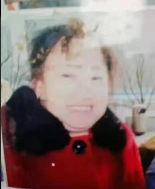 走失者照片 晋城急寻：六旬老太走失，穿红色羽绒...