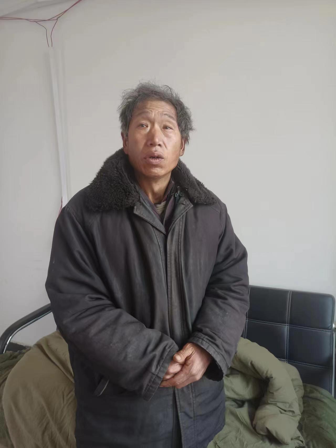 走失者照片 驻马店寻亲：五旬男子被救助，穿黑色...