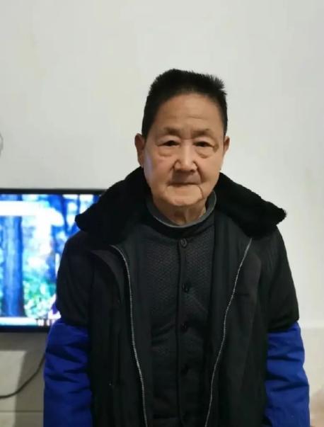 走失者照片 荆州松滋急寻：八旬老人失联，穿深蓝...