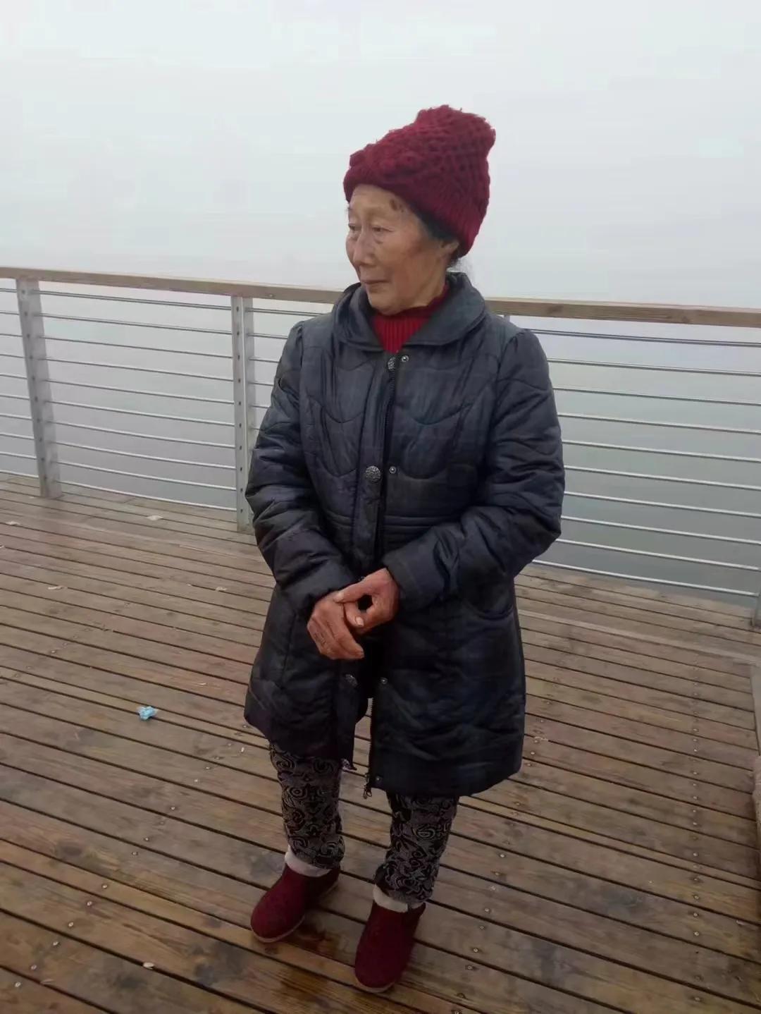 走失者照片 成都急寻：八旬老太失联，穿花棉袄、...