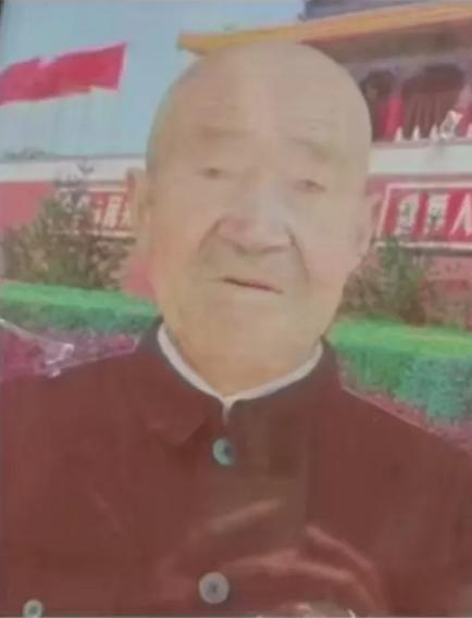 走失者照片 临汾急寻：八旬老人失联，拄拐，穿黑...