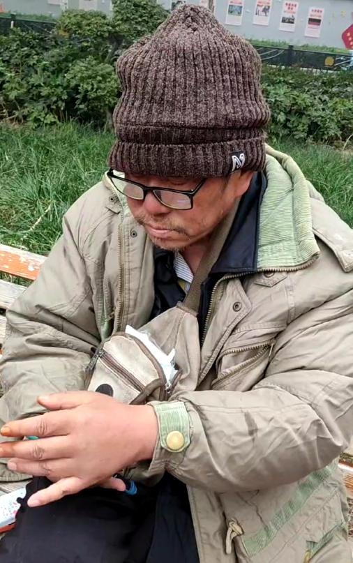走失者照片 洛阳急寻：五旬男子走失，患精神障碍...