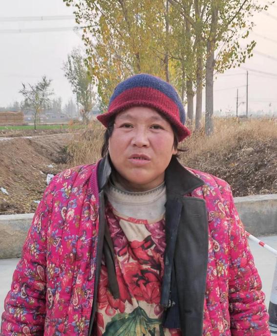 走失者照片 德州寻亲：中年女子被救助，穿红花色...