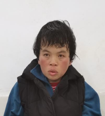 走失者照片 贵港寻亲：中年女子被救助，穿棕色外...