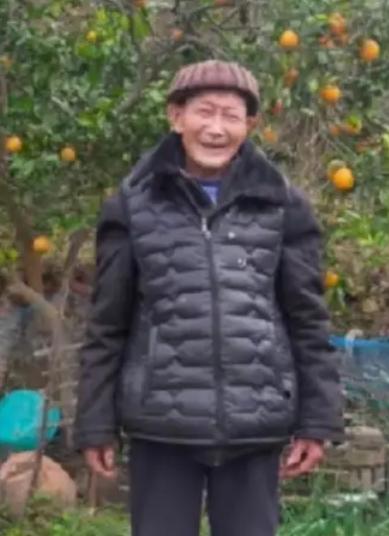 走失者照片 资阳急寻：九旬老人失联多日，戴咖啡...