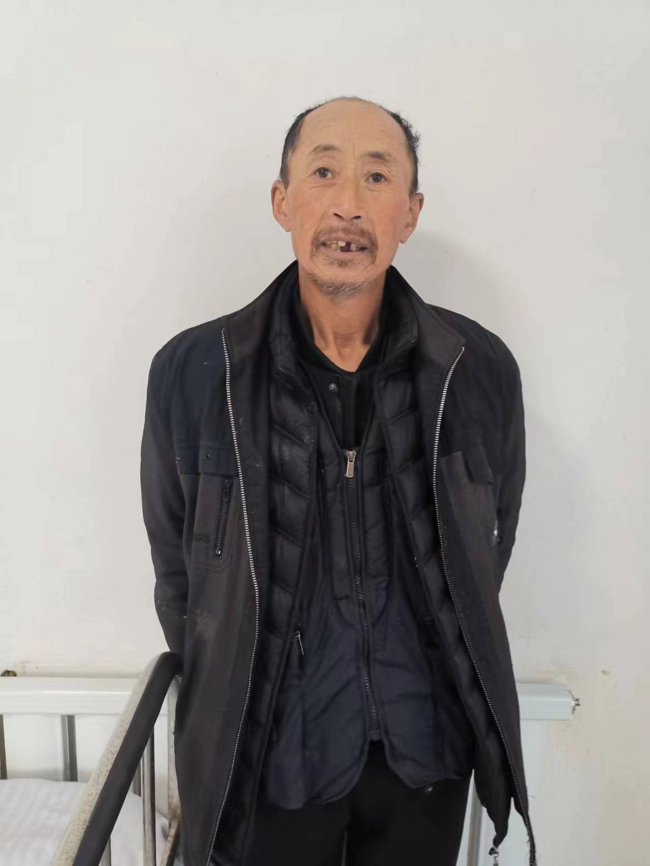 走失者照片 佳木斯寻亲：七旬老人被救助，自述叫...