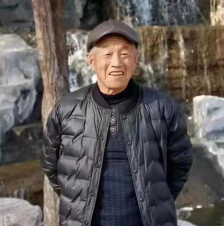 走失者照片 郑州新密急寻：七旬老人失联，高1米...