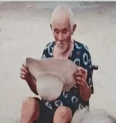 走失者照片 湘西八旬老人失联，戴黑色帽子，穿中...